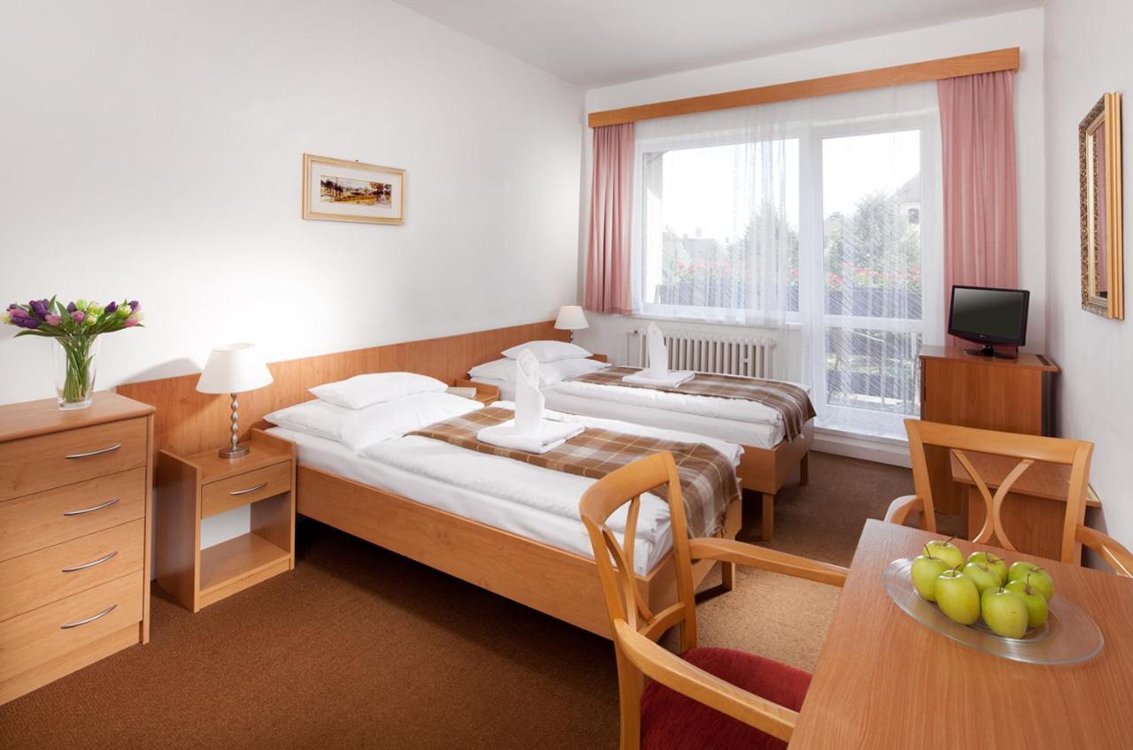 Penzion Hubert Františkovy Lázně Exterior foto